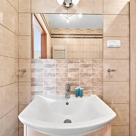 Apartman Cegielniana Standard By Bookinghost *
